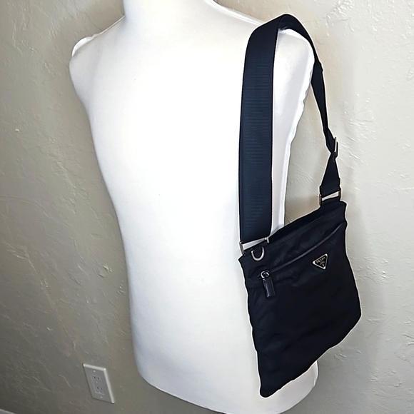 Authentic Prada Crossbody Bag Unisex - Picture 13 of 16